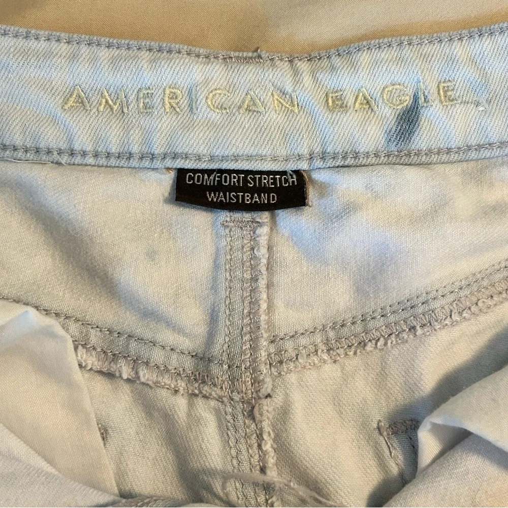 American Eagle Highest Rise Mom Short Acid Wash Shorts Women’s 2 Distressed Hem - Picture 4 of 11